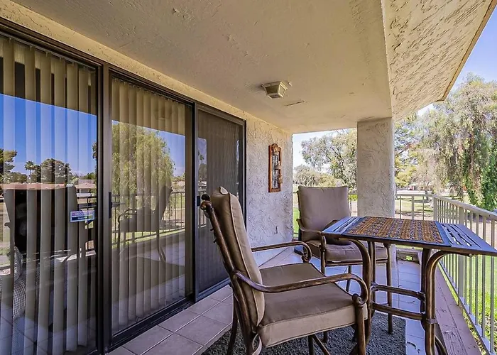 Cozy 2 Bedroom With Golf Course Views