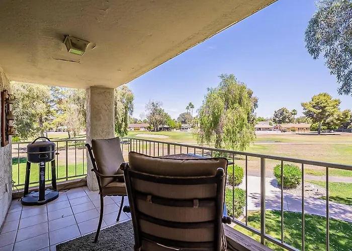 Cozy 2 Bedroom With Golf Course Views