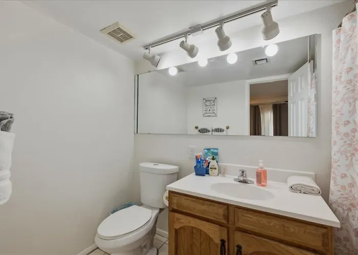 Cozy 2 Bedroom With Golf Course Views